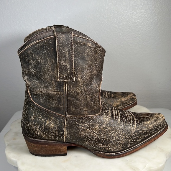 Roper Womens Dusty Distressed Snip Toe Casual Boots Ankle Low Heel 1-2 - Picture 5 of 16